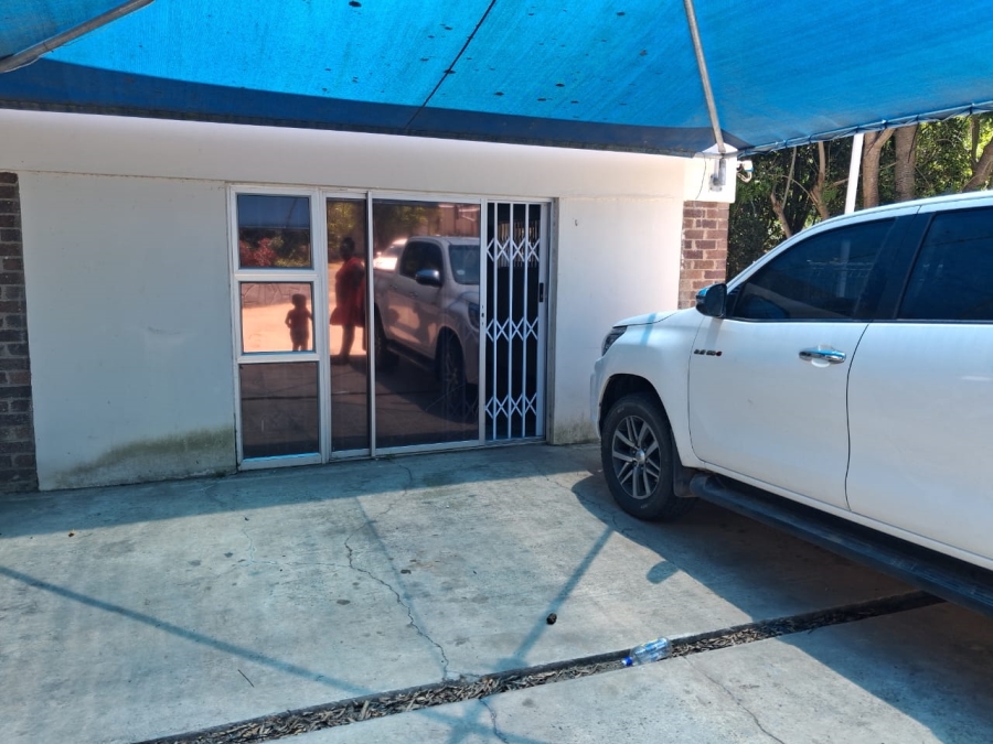 To Let 1 Bedroom Property for Rent in Summerpride Eastern Cape